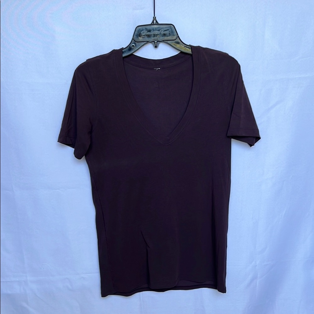 lululemon athletica Women's Short Sleeve V-Neck Tee - Deep Plum